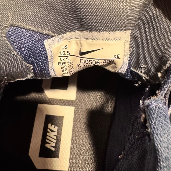 Barely worn Maize and Blue Nike’s - Picture 4 of 4